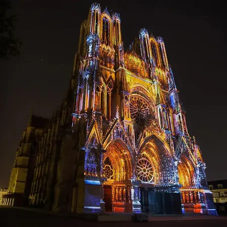 Le Clovis - Centre - Cathedrale *
