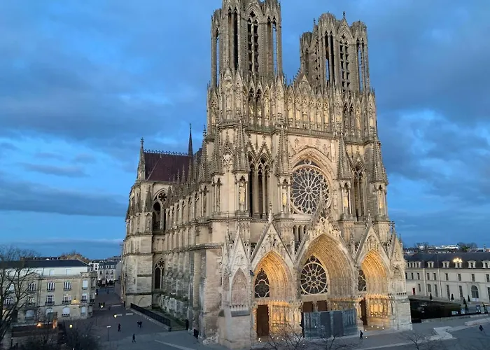 Le Clovis - Centre - Cathedrale Ρενς